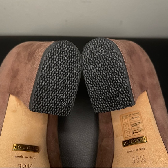 Gucci suede buckle toe pumps size 39.5 - Picture 7 of 10